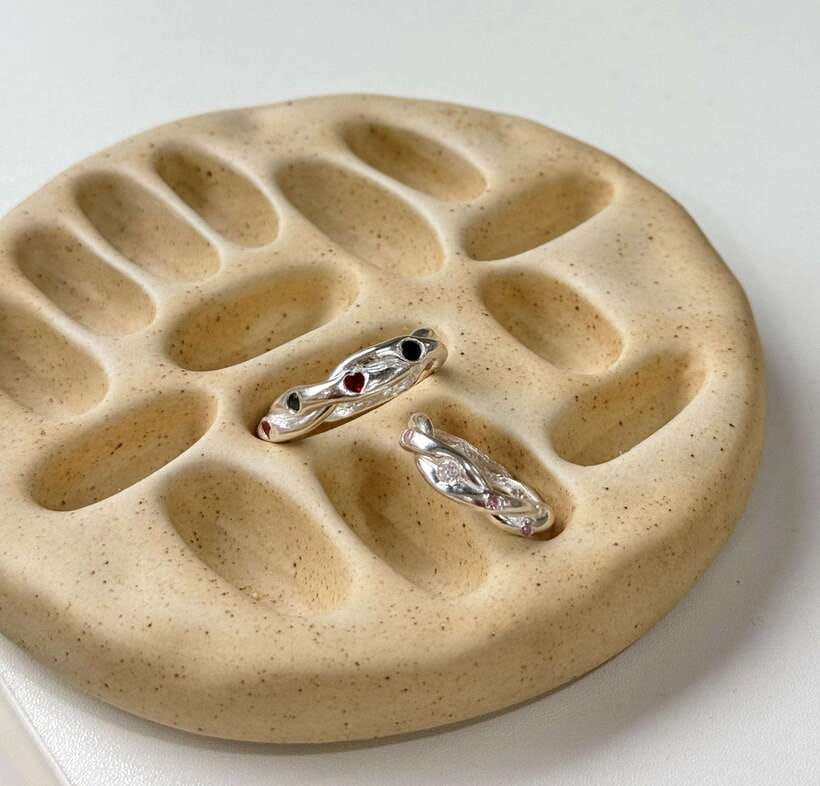 Hanoi: Vietnam Gemstone Silver Clay Ring Workshop - Polishing for a mirror-like shine