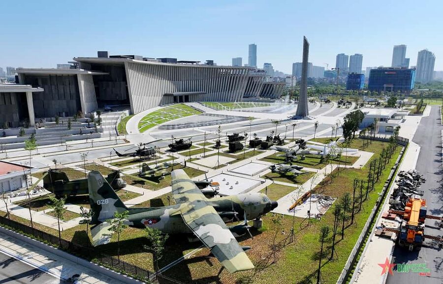 Hanoi: Vietnam Military History Museum and Hanoi Museum Tour - Vietnam Military History Museum: where the war becomes specific