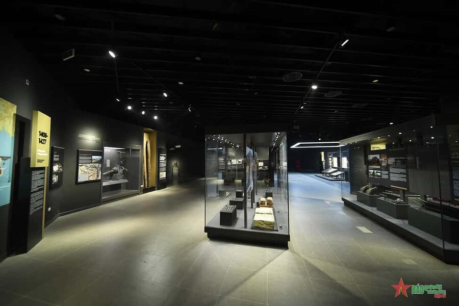 Hanoi: Vietnam Military History Museum and Hanoi Museum Tour - How a live guide changes what you notice