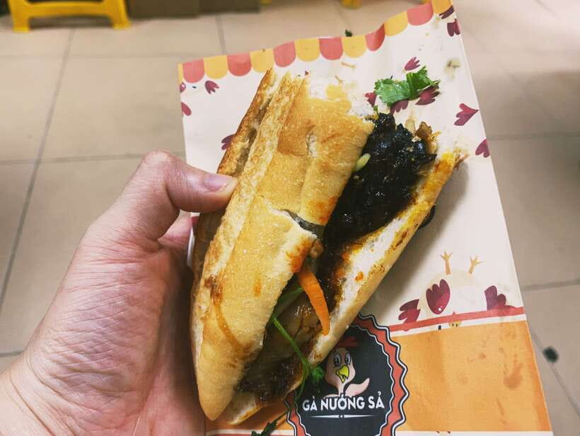 Hanoi: Vietnamese Street Food Tour with Egg Coffee - Architecture and Food Stories Between Bites