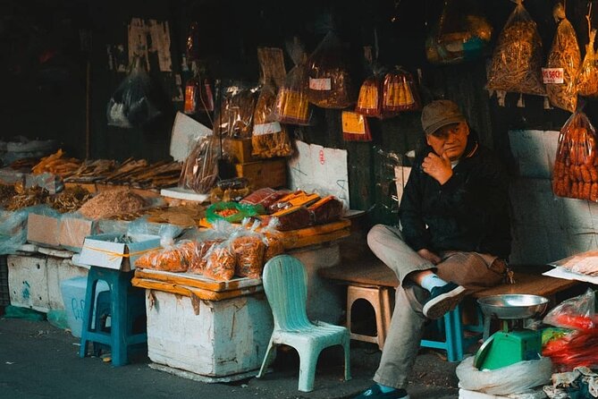 Hanoi Walking Foodie Tour by night - Should You Book This Hanoi Walking Foodie Tour by Night?