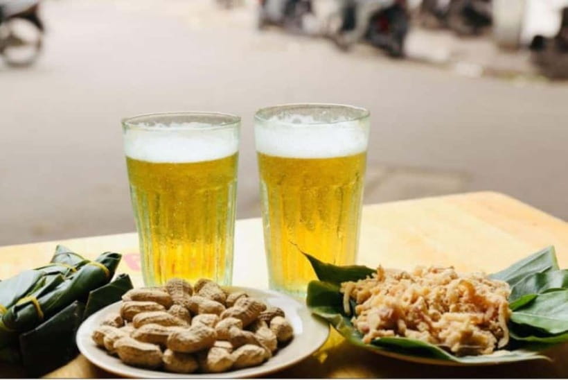 Hanoi: Walking Street Food & Train Street Culture Tour - Where the tour starts in Hanoi, and why the Old Quarter matters