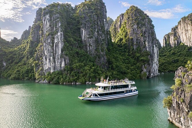 Hercules Grand Day Cruise Tour, Sung Sot Cave,Titop, Luon Cave - Boarding Hercules: buffet lunch, ocean views, and downtime between stops