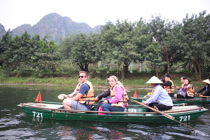 Hidden Ninh Binh Luxury Full Day Group Tour (Tam Coc - Hoa Lu) - Meeting a Three-Generation Family in Tam Coc