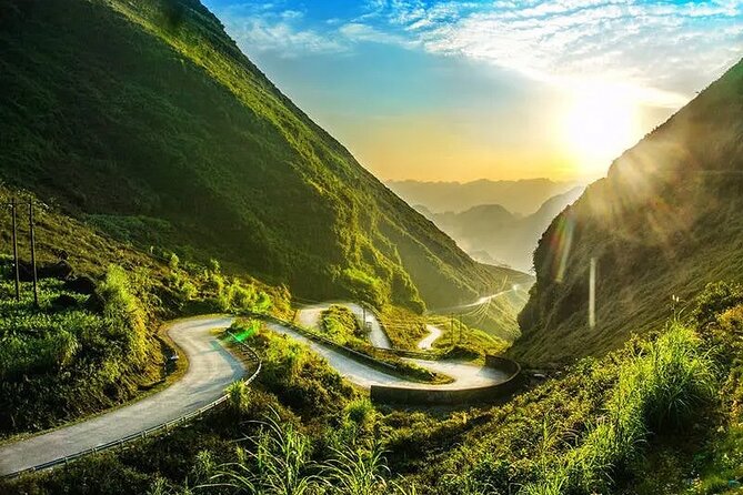 High Quality Small Group Ha Giang Loop Car Tour 2 Days 2 Nights - Guides and drivers: the human factor that keeps the day smooth