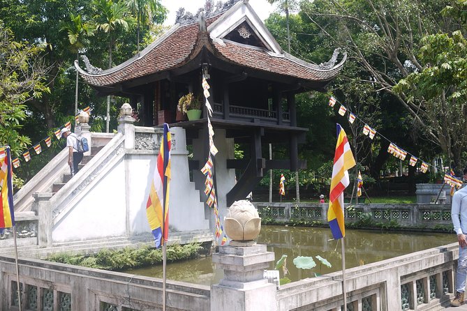 Highlight- Hanoi city tour and Cycle around old quarter - Pickup timing and getting around safely in a scooter city