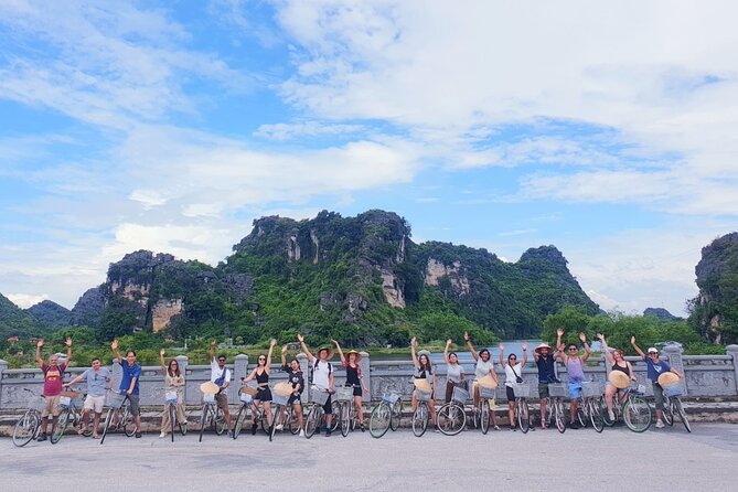 Highlight Ninh Binh Full Day Tour Tam Coc Boat, Mua Cave, Hoa Lu - Hoa Lu Ancient Capital: Feudal-Era Vietnam Without the Marathon