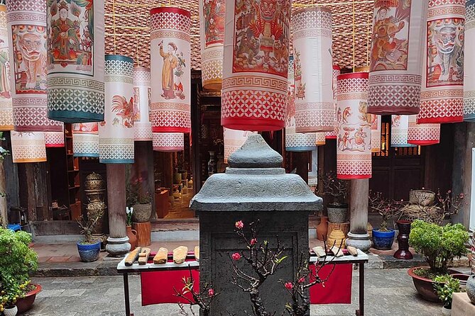 Highlights and Secrets of Hanoi Old Quarter Through Train Street - Starting at Hoan Kiem Walking Street: context in the first 30 minutes