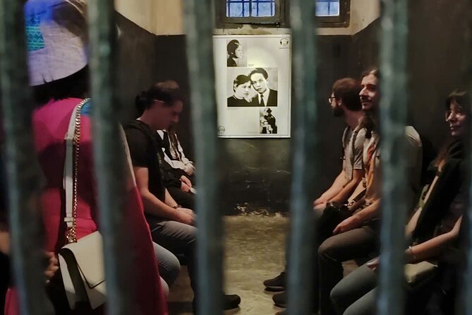 Hoa Lo Prison and Little Paris Tour in Hanoi (French Quarter) - Trang Tien Ice Cream: A Small Stop With Big Context