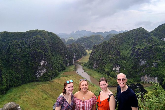 Hoa Lu - Mua Cave - Tam Coc/Trang An - DELUXE Small Group Tour - Hoa Lu temples of the Dinh and Le Dynasties, 45 minutes worth it