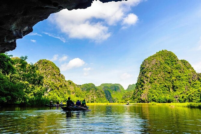 Hoa Lu - Tam Coc boat Trip and Mua Cave - Trang An Stop and Buffet Lunch: Food That Keeps the Day Moving