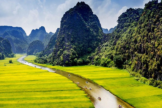 Hoa Lu Tam Coc Full-Day DELUXE Tour Including BUFFET LUNCH & River Boat Ride - Hoa Lu temples: imperial Vietnam, without the museum vibe