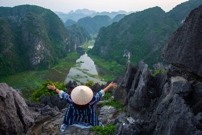 Hoa Lu Trang An and Mua Cave by Limousine from Hanoi - The human touch: guide support and smoother planning