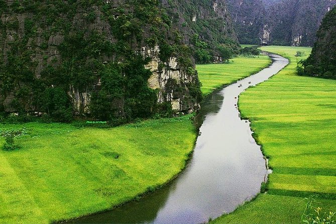 Hoa Lu -Trang An -Hang Mua Small Group Full day From Hanoi - The Tam Coc boat ride and its cave views