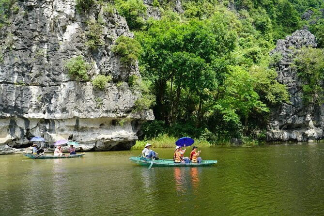 Hoa Lu - trang an - mua cave 1 day buffet luch - Quick hits before you go
