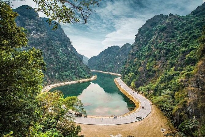 Hoa Lu – Trang An – Mua Cave Fullday Tour - Mua Cave Steps to Lying Dragon Mountain: The View You Earn