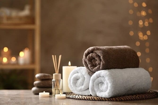 Hoang Spa Nourishing Shampoo & Head Shoulders Face Massage - Herbal shampoo that feels like it fits Hanoi weather