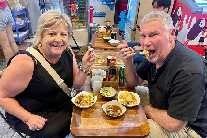 (HOT) Hanoi Guided Street Food and Train Street Tour with Local - The Hanoi Train Street stop, where the street stays the main character