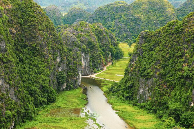 Incense Village Private Tour from Hanoi to Ninh Binh Old Capital - Hoa Lu temples of the Dinh and Le dynasties, built for a 10th-century time jump