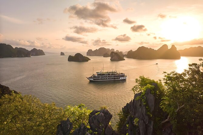Le Journey Elegance Cruise 5 Star Lan Ha Bay - All Inclusive 2D1N - Key moments that make this cruise worth a look