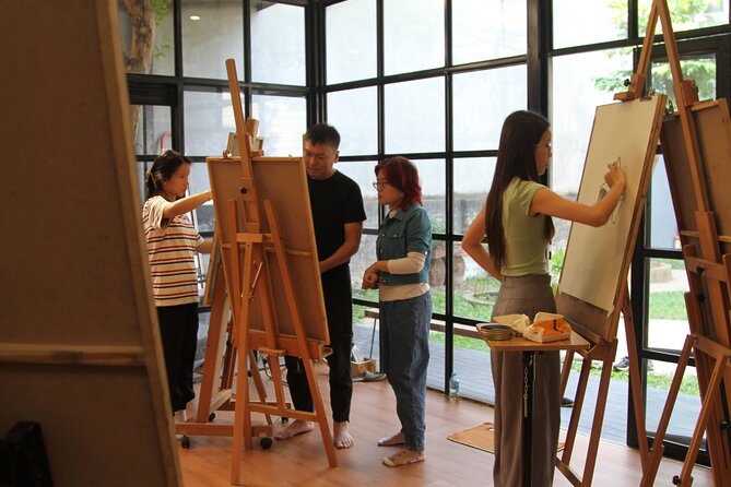 Life Drawing Class - Art Workshop at Art Tutor Hanoi - Life Drawing in Tay Ho: what the 2.5 hours are really like
