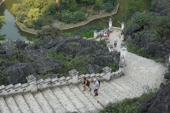 Luxury Bai Dinh Pagoda ,Trang An Boat Trip & Mua Cave 1 Day Trip - Bai Dinh Pagoda: Vietnam’s biggest pagoda complex and the electric-car help