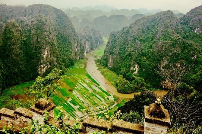 Luxury Hoa Lu - Tam Coc - Mua Cave 1 Day Tour - By Limousine & Small Group - Who should book this one-day Hoa Lu, Tam Coc, and Mua Cave tour