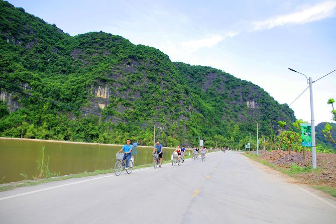 Luxury Hoa Lu Tam Coc Mua Cave Amazing View 1 Day Tour - Should You Book This Hoa Lu Tam Coc Mua Cave Tour?