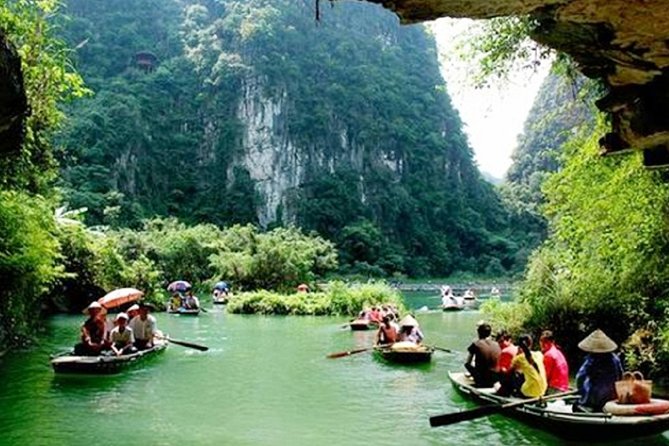 Luxury Hoa Lu Trang An Mua Cave Amazing View - Small Group Tour - Limousine Bus - Mua Cave and the 500 steps viewpoint of Tam Coc