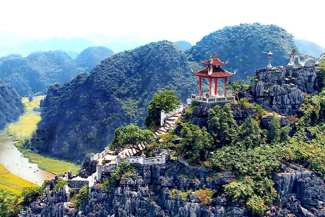 Luxury Trang An - Bai Dinh -Mua Cave/ Limousine Car/ Full service - Trang An Grottoes by Sampan: Cave Views and Film-Scene Passes