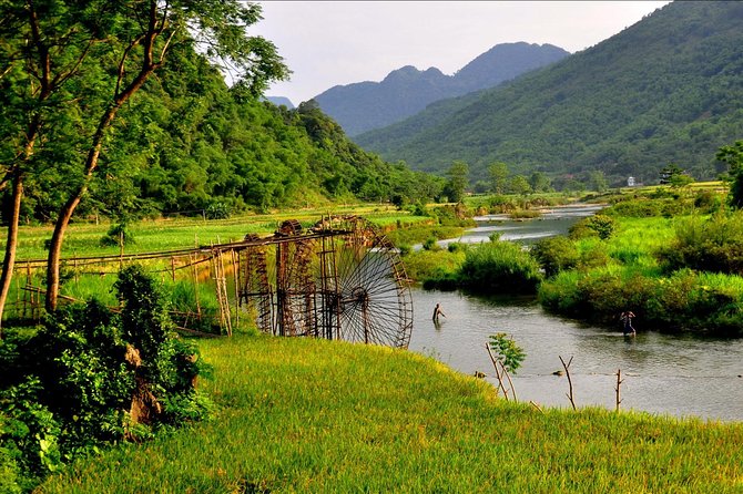 Mai Chau Private Day Tour: Hiking & Biking in Pristine Landscapes - Arriving in Mai Chau: Tea, Valley Photos, and White Thai Lunch Time