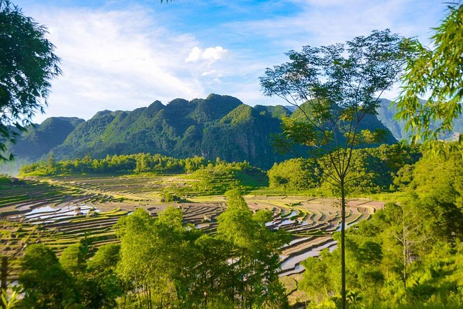 Mai Chau Private Day Tour: Hiking & Biking in Pristine Landscapes - Cycling Lac Village and Pom Coong: Farming, Weaving, and the Living Museum Feel