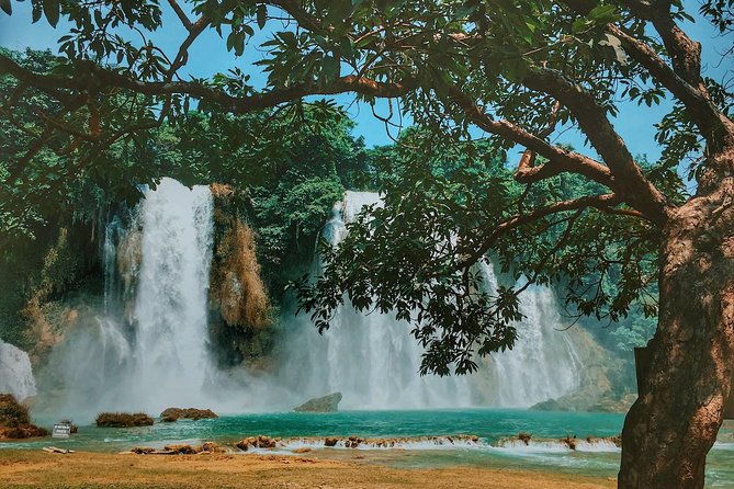 Majesty Of Untouched Northern Vietnam Tour 6 Days - Day 6: Boating the Lake, Cam Village, and Puong Cave