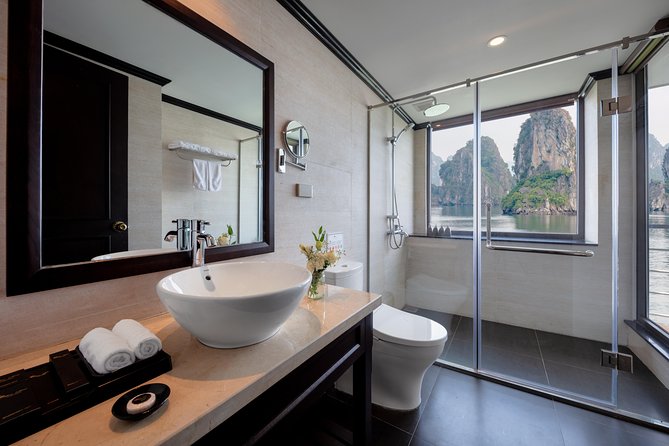 Mon Chéri Cruise 5 star: Unique 2 Days Tuan Chau - Halong bay - Lan Ha Bay - Suites and onboard dining: why the food is a standout