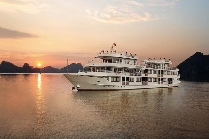 Mon Cheri Cruises 2 Days 1 Night - Cat Ba Island Day 2: sunrise tai-chi and Trung Trang cave