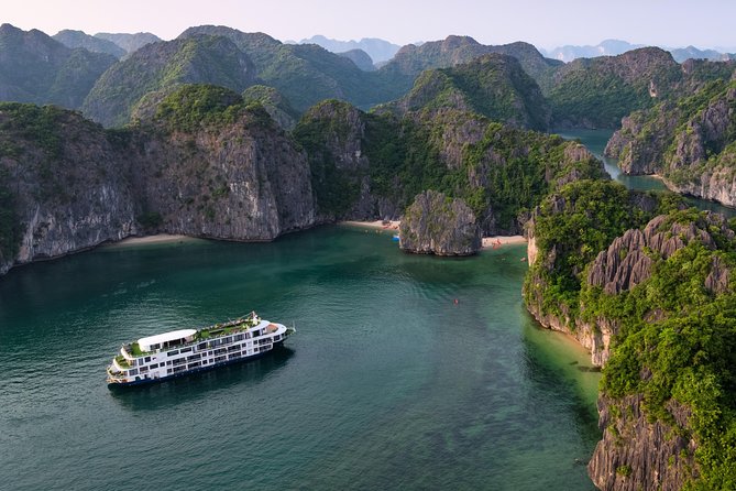 Mon Chéri Cruises 5 star: Amazing 3 days exploring Halong & Cat Ba island - Day 1: Lan Ha Bay scenery, then a classic Halong stop