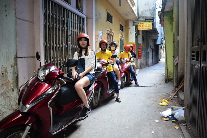 Motorbike Tours Hanoi Led By Women: City & Countryside Half Day - Stop 3: Huu Tiep Lake and the downed B-52 stop