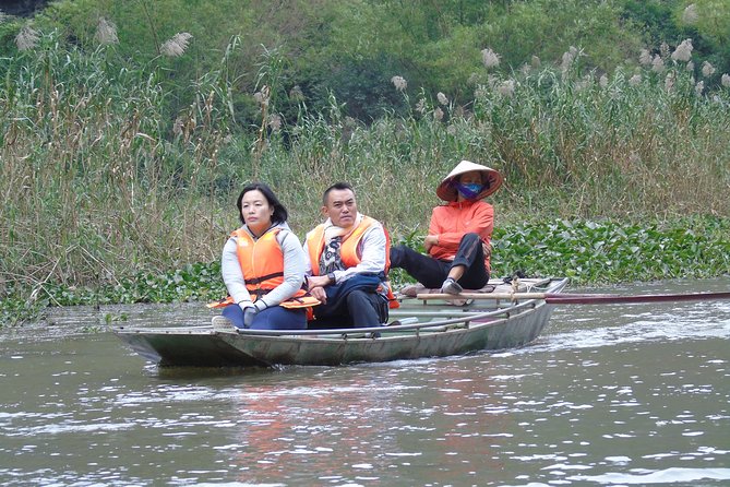 Mua cave - Hoa Lu - Tam Coc- Small Group - Lunch: a Vietnamese buffet that keeps the day moving