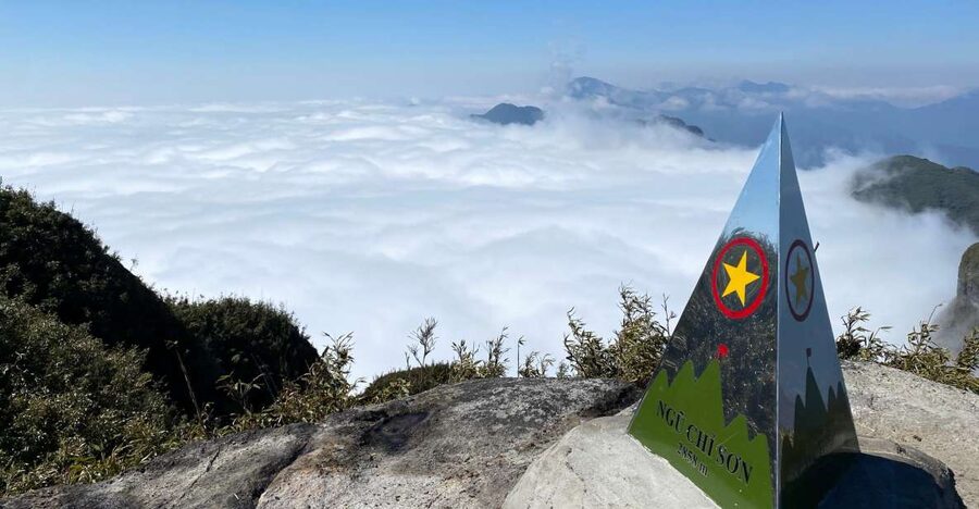 Ngu Chi Son Mountain Hiking - Ngu Chi Son at 2858m: what makes this trek worth the effort