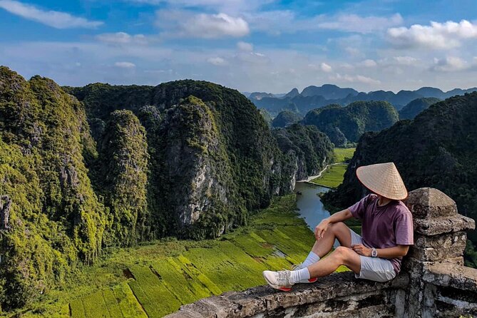 Ninh Binh 1 Day Tour(Tam Coc - Mua Cave - Bich Dong) - Mua Cave and Ngoa Long Mountain: views that justify the effort