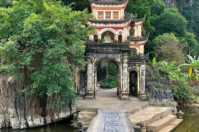 Ninh Binh 2 days 1 night in Homestay: Hoa Lu-Tam Coc- Bai Dinh-Trang An - What Thao’s guiding style changes for you