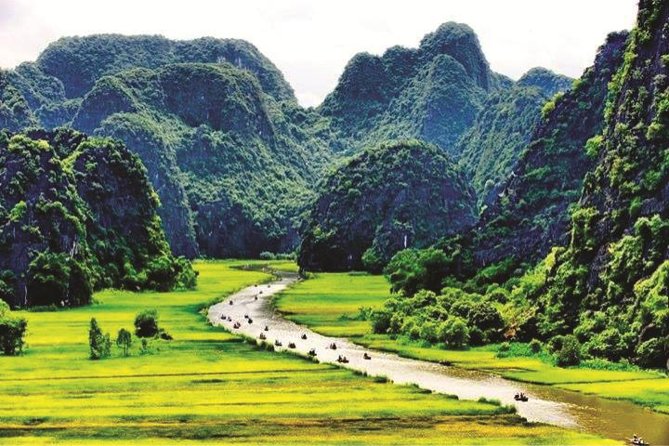 Ninh Binh and Ancient Hoa Lu Temples Tour from Hanoi - Tam Coc to Hoa Lu, what this day trip gets right