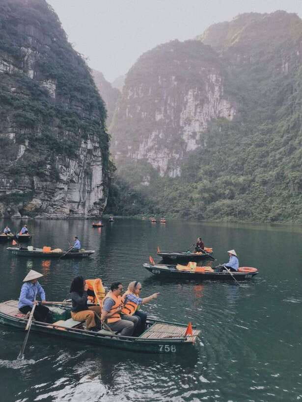 Ninh Binh : Bai Dinh Pagoda, Trang An, and Mua Cave Tour - Bai Dinh Pagoda: 500 La Han statues and why it feels different