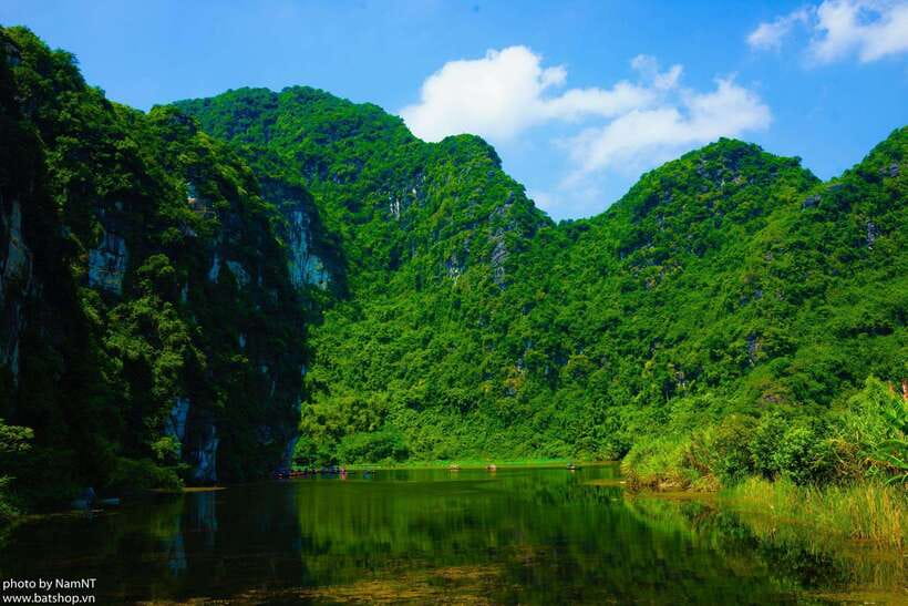 Ninh Binh : Bai Dinh Pagoda, Trang An, and Mua Cave Tour - Lunch at a local restaurant: fuel mid-route