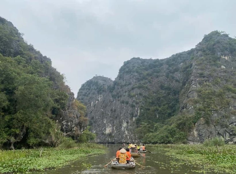 Ninh Binh Cycling Tour: Tam Coc Boat, Mua Cave & Rural Life - Lunch in a local restaurant, what to expect and how to plan