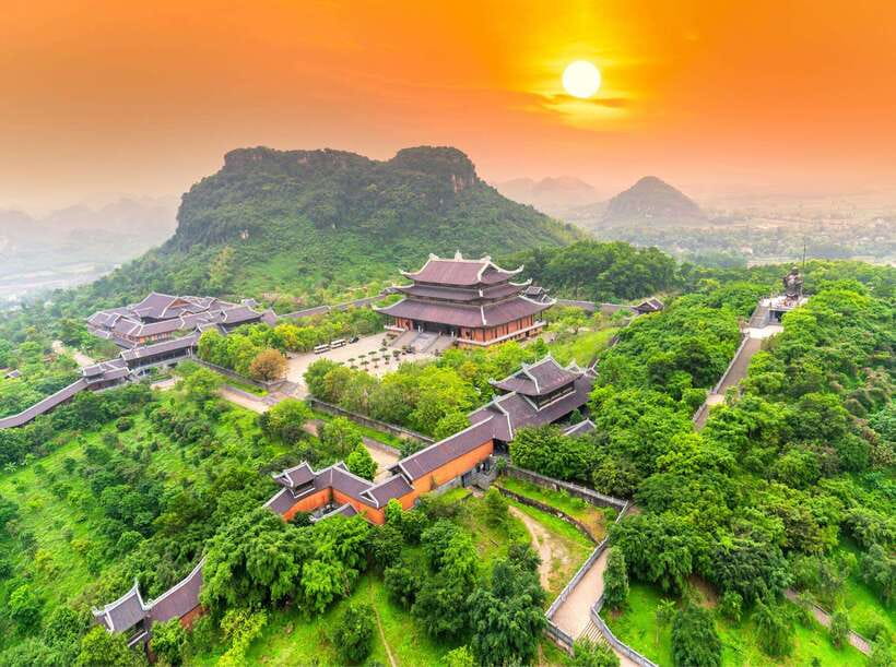 Ninh Binh Day Tour: Bai Dinh, Trang An, Mua Cave from Hanoi - Trang An Grottoes: UNESCO Boat Time Through Caves and Limestone Peaks
