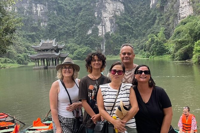 Ninh Binh Day Tour from Hanoi: Hoa Lu Trang An and Mua Caves - Hoa Lu Temples of the Dinh and Le Dynasties: 45 Minutes With a 10th-Century Atmosphere