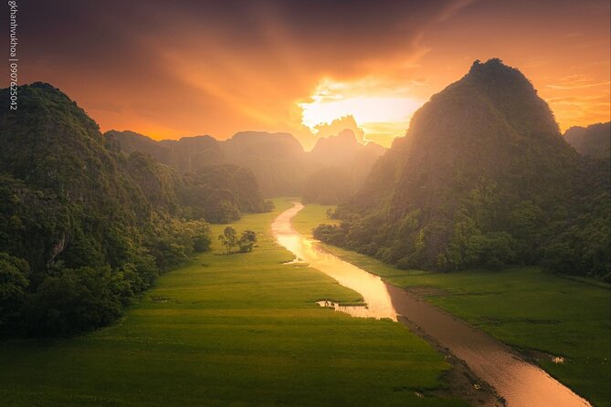 Ninh Binh Day Tour Hoa Lu,Bai Dinh Trang An,Tam Coc, Mua Cave - Hoa Lu Ancient Capital Temples, Where the Story Gets Specific