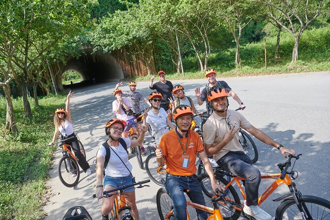 Ninh Binh Day Trip: Bai Dinh-Trang An-Mua Cave, Buffet, Boat, Bus - Mua Cave and Lying Dragon Mountain: the 500-step payoff