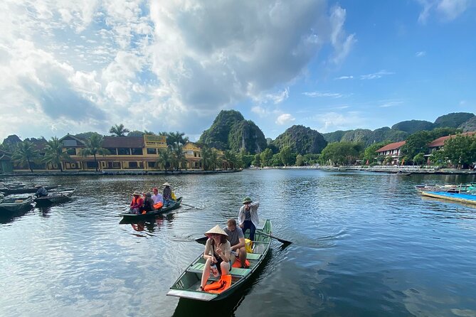 Ninh Binh Day Trips- from Hanoi - How the Hanoi to Ninh Binh ride sets the tone
